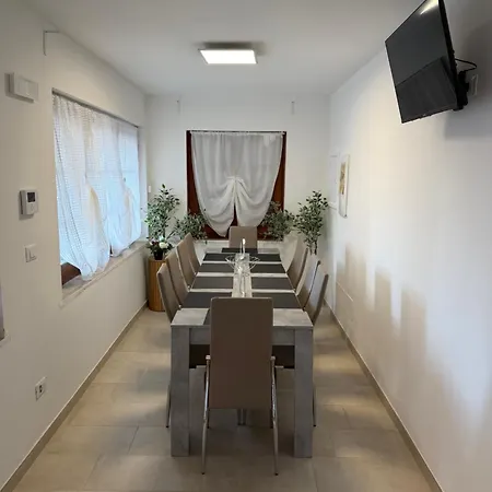 Il Covo Dell Aquila Konukevi *